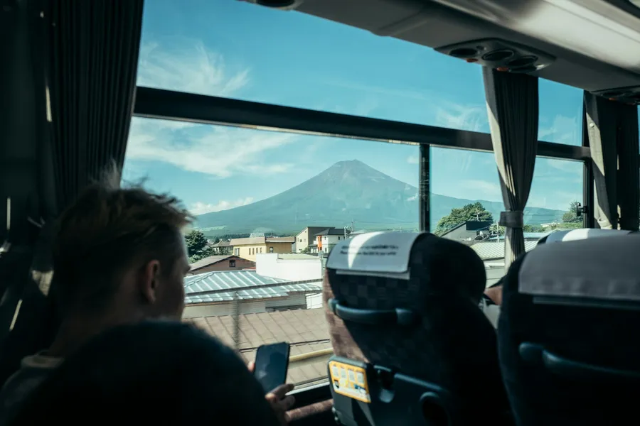 Traveller exploring a city with a smartphone