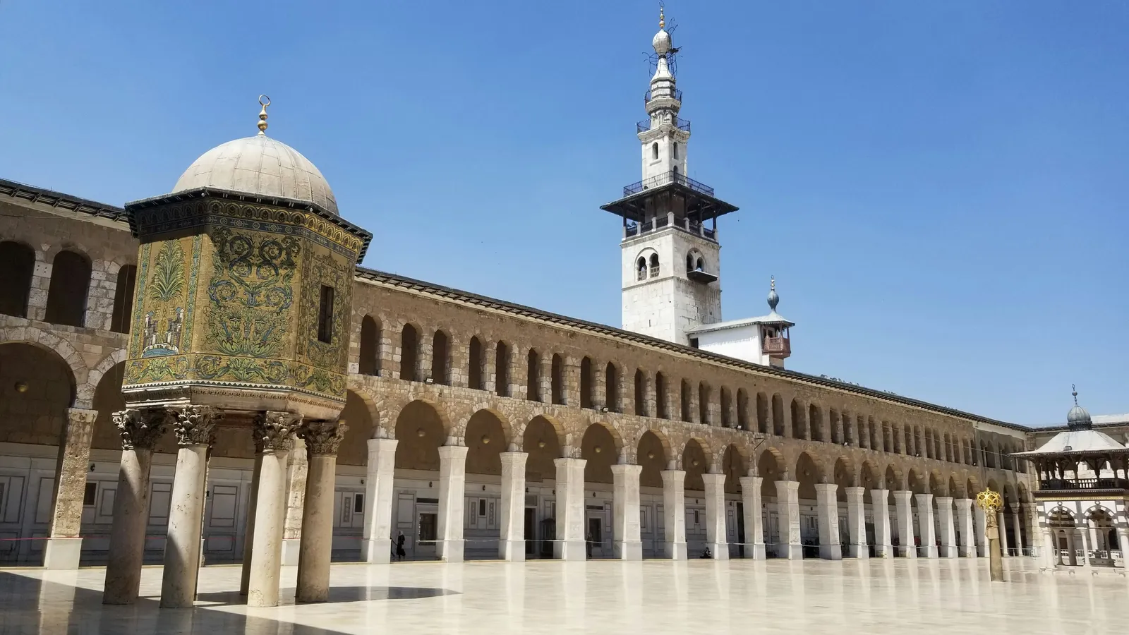 Best Apps for Meeting Travellers in the Gulf and Middle East